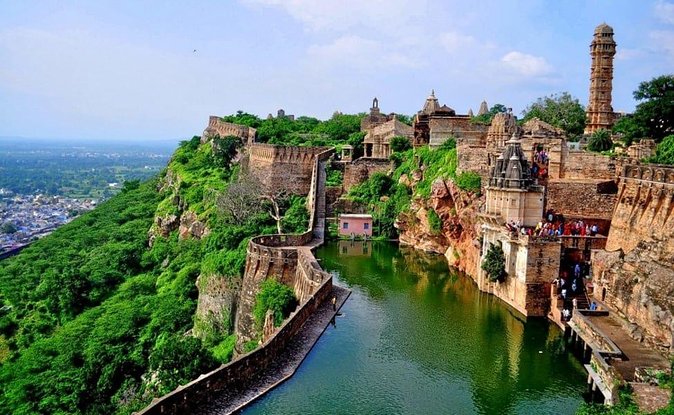 Chittorgarh Sightseeing Tour By Car and Driver