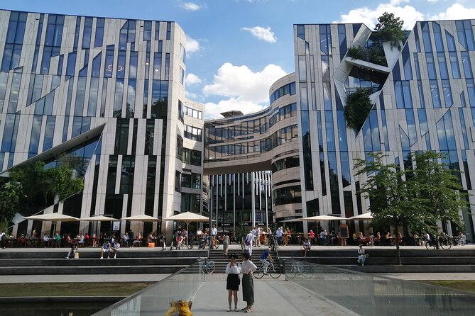 City Game Scavenger Hunt Düsseldorf – Independent City Tour | Discovery Tour