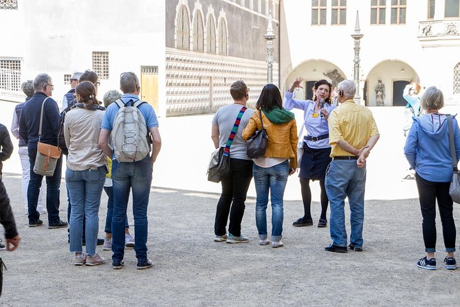 City Tour and Guided Tour in the New Green Vault and in the Semperoper - Meeting and Pickup