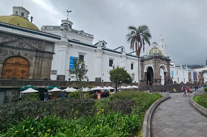 City Tour + Statue of the Panecillo (Includes Admissions)