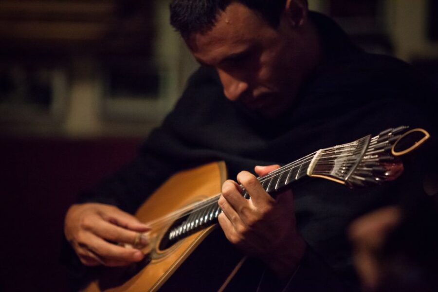 Coimbra: Live Fado Show With Glass of Port Wine