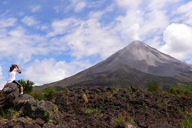 Combo Jungle, Volcano Hike, Fortuna Waterfall, Hanging Bridges & Hotsprings