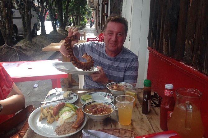 Combo Tour: Christmas Lights and Medellin City Tour Including Traditional Food
