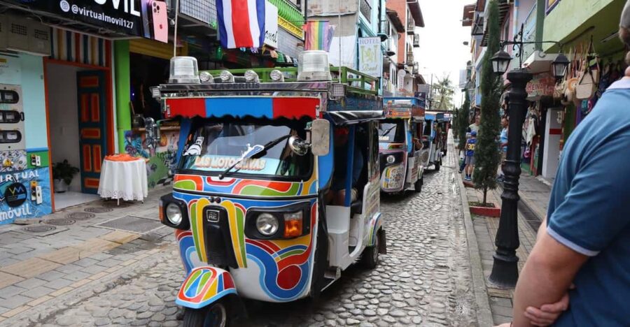 Complete Guatape Tour by Tuktuk, Lunch and Drink
