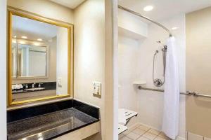 Concord Plaza Hotel - Hotel Overview and Location