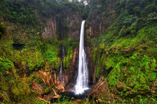 CR Natural Wonders Trek. Bajos Del Toro the Waterfall Trail + Poas Volcano.