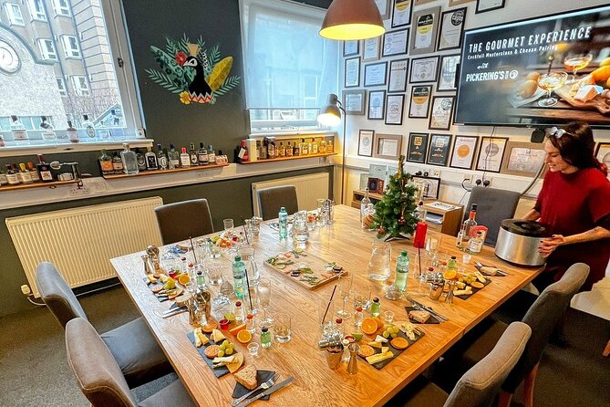 Craft Your Own Cocktail & Cheese Tasting at Edinburgh Distillery - What the Tour Includes