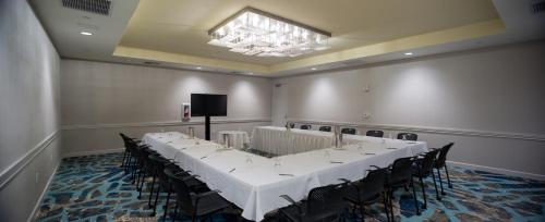 Crowne Plaza Ventura Beach, an IHG Hotel - Hotel Overview