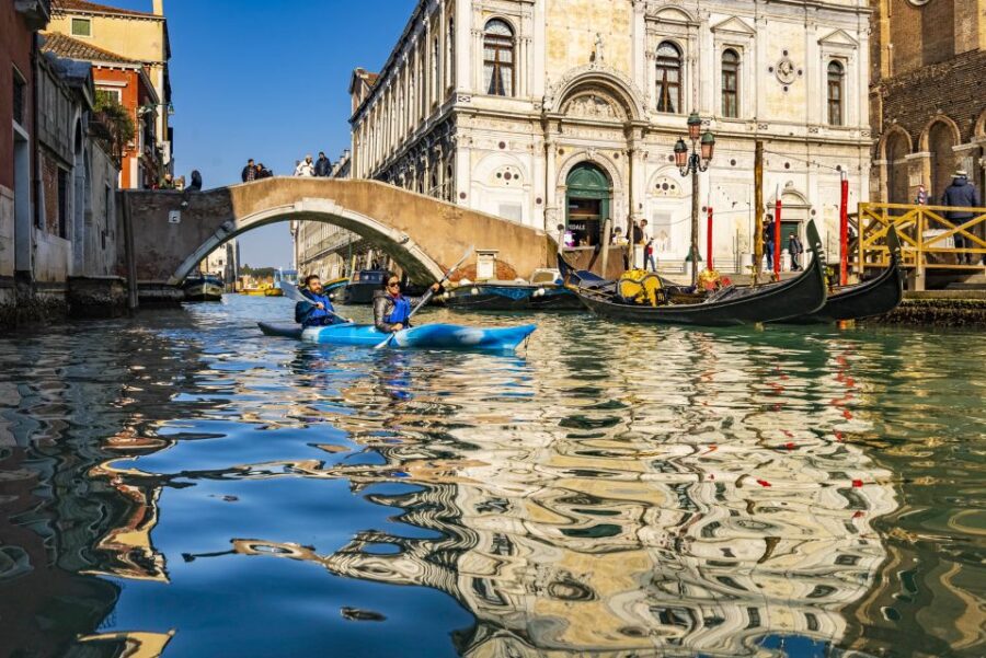 Cultural Kayak Tour: Discovering the City's Canals