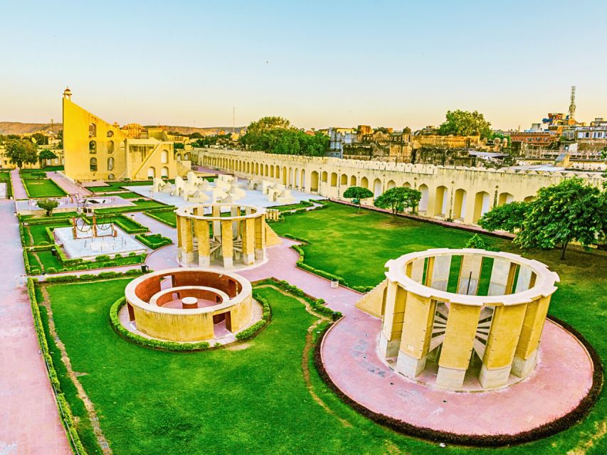Cultural Walking Tour of Jaipur With Local Snacks