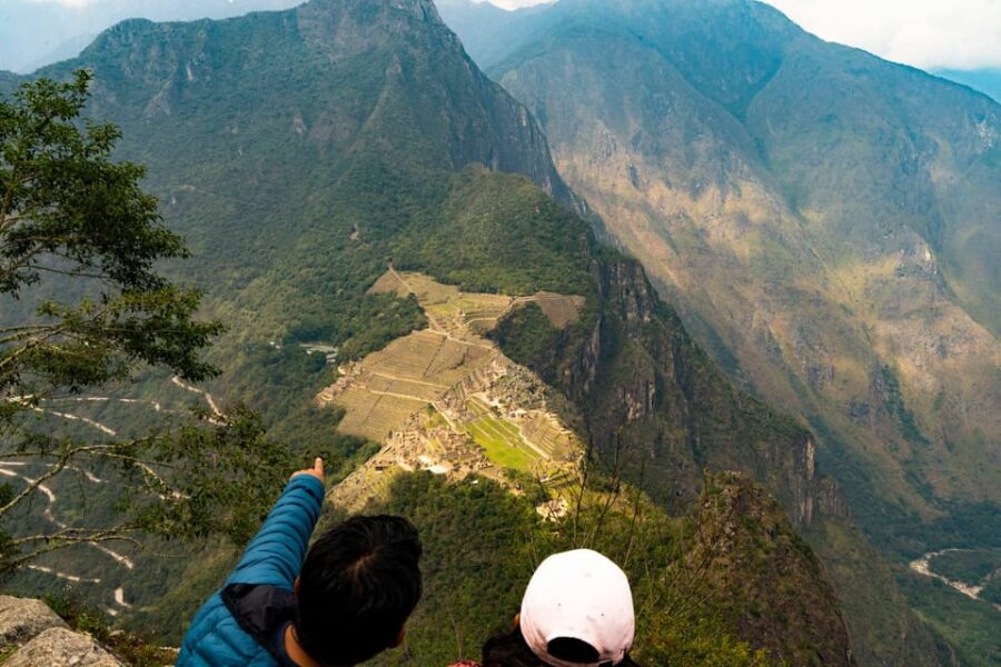 Cusco: Machu Picchu and Huayna Picchu Day Trip With Train