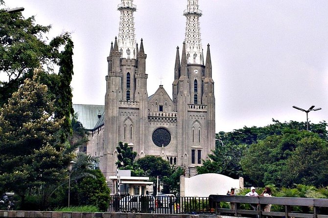 Customized Private Tour Jakarta With Lunch - Tour Overview
