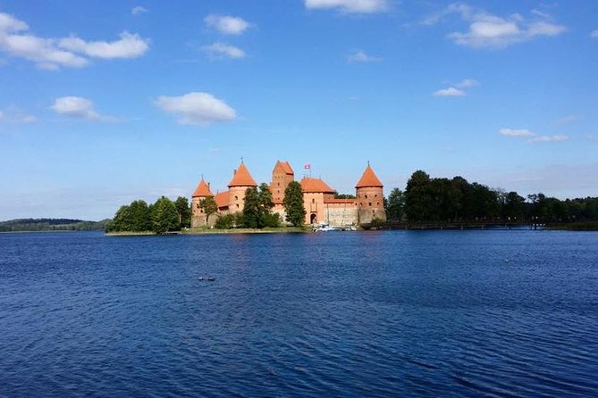 Day Tour Out of Vilnius: Paneriai Holocaust Park,Trakai Castle, Rumsiskes Museum