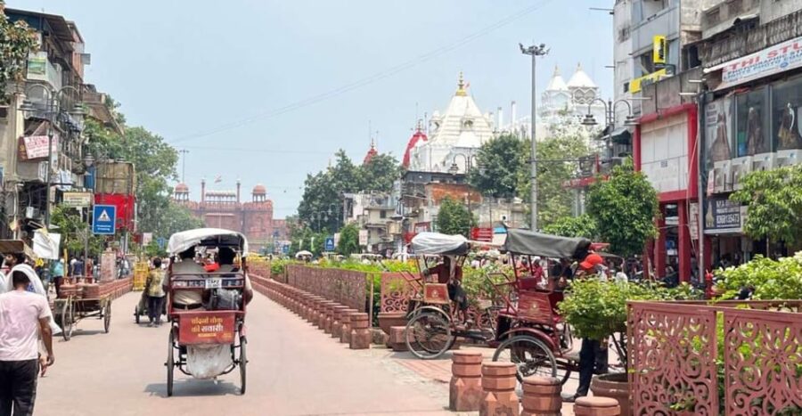 Delhi: Old Delhi City Tour With Tuk Tuk Ride & Street Food