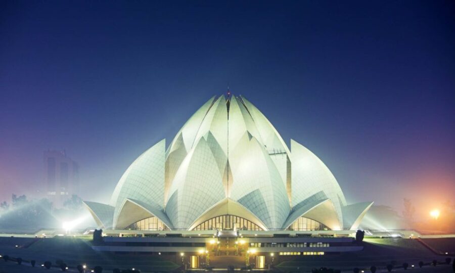 Delhi: Old & New Delhi Private Guided Day Trip With Transfer