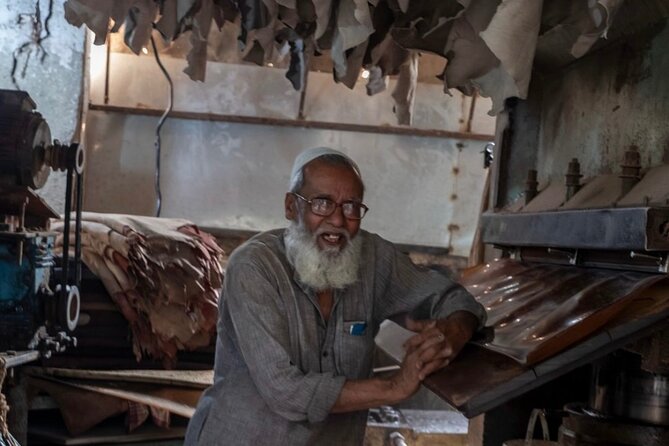 Dharavi Slum Tour With Guide and Transport