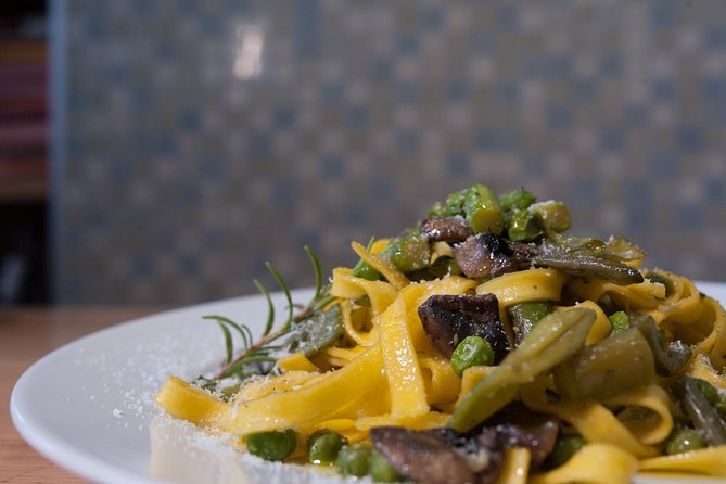 Dine & Enjoy a Cooking Demo at Locals Home in Pisa - Experience Overview