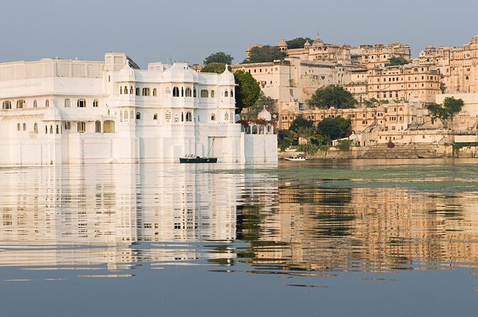 Dinner at Jag Mandir Island With Boat Ride on Lake Pichola - Udaipur