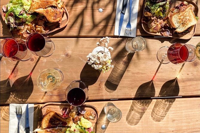 Discover Sonomas Natural Wineries in Small-Group Tour