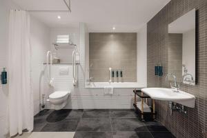 DoubleTree by Hilton Amsterdam Centraal Station - Hotel Overview