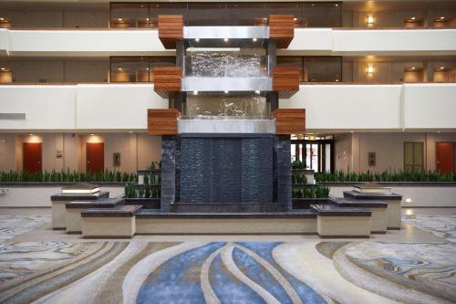 DoubleTree by Hilton Fresno Convention Center - Hotel Overview