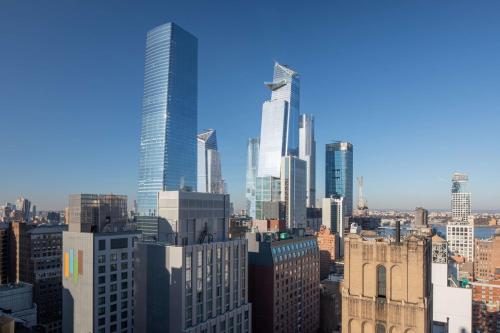 DoubleTree by Hilton New York Times Square South - Hotel Overview