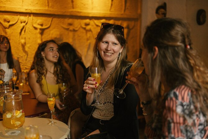 Drunken History Pub Crawl Walking Tour With 4 Drinks Included