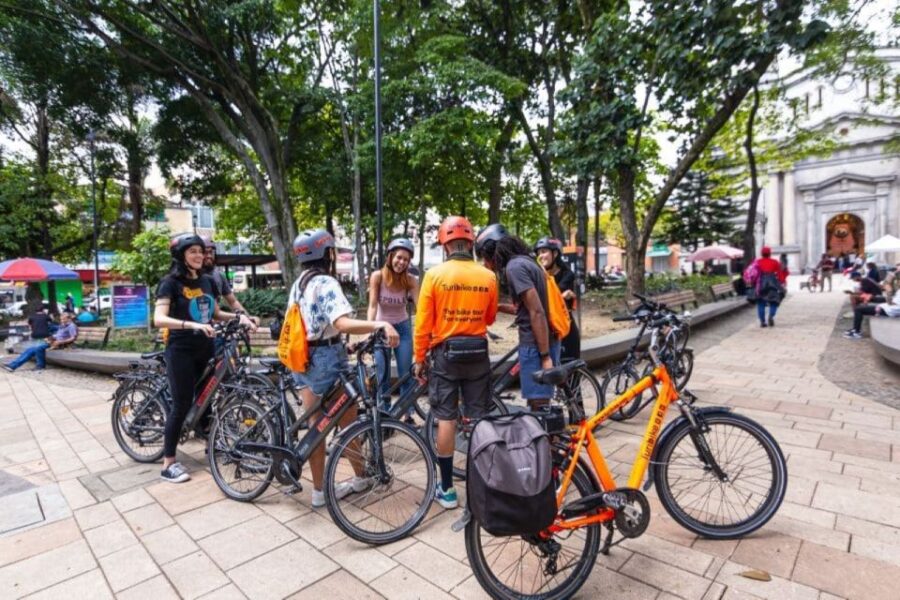 E-bike & Foodie Tour!