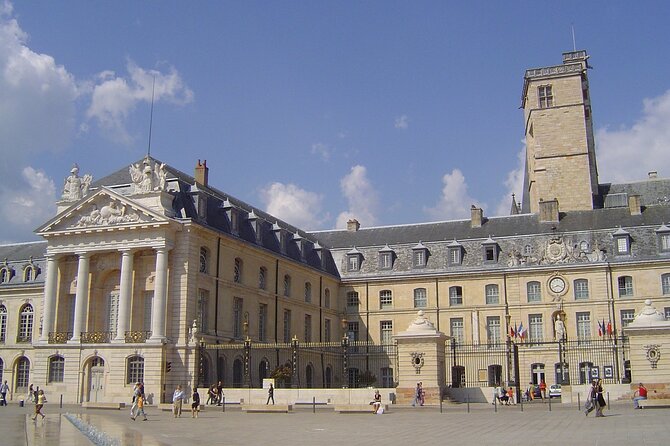 E-Scavenger Hunt Dijon: Explore the City at Your Own Pace