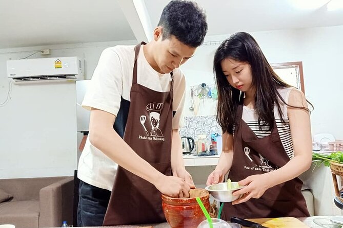Easy Thai Cooking and Coconut Oil Workshop in Phuket