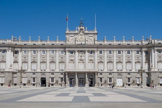 El Prado Museum & Royal Palace: Madrid Guided Tour in English