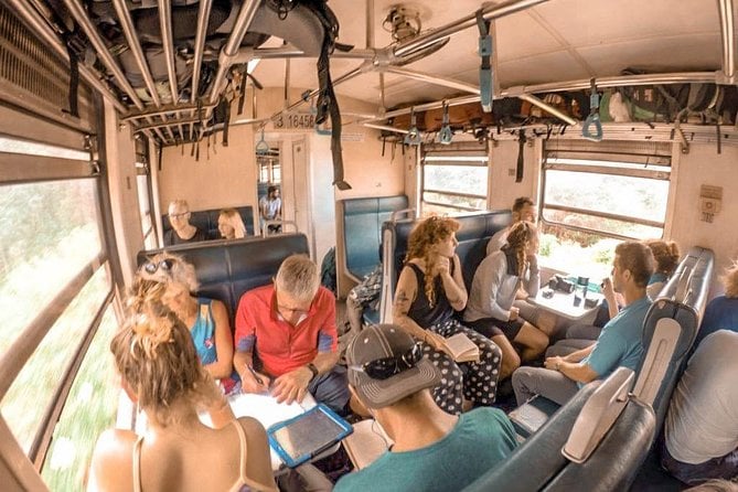 Ella to Kandy Train Ride on (Train No: 1006 Podi Menike)