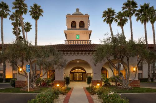 Embassy Suites by Hilton Lompoc Central Coast - Spacious Suites and Accommodations