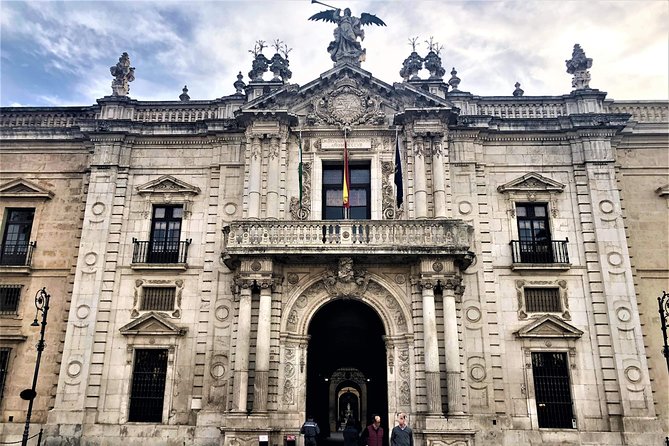 Essential Seville: a Self-Guided Audio Tour Explore the Its History & Legends - Discovering Plaza Nueva