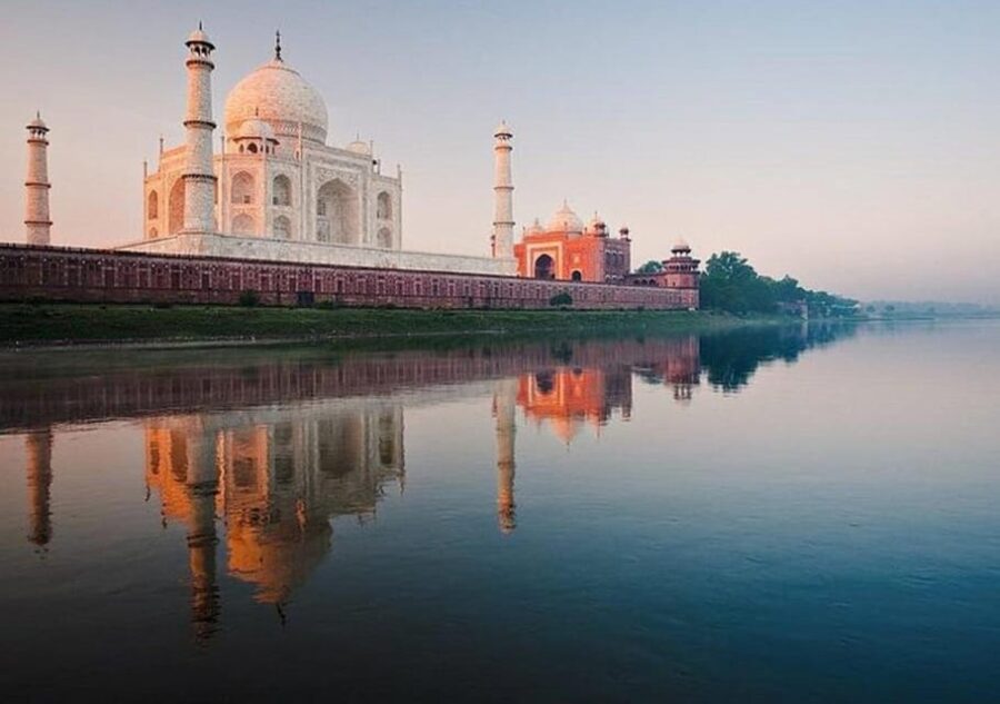 EXCLUSIVE SINGLE DAY TAJ TOUR WITH ELITE CUSTOMER SERVICE