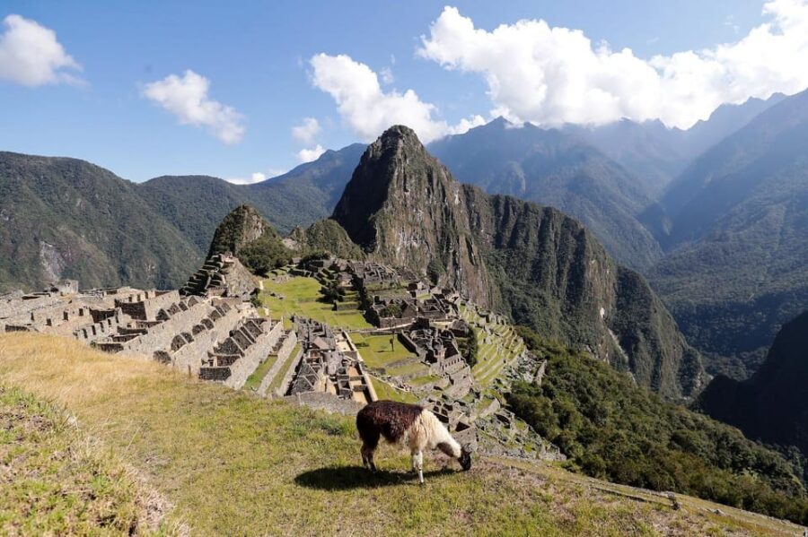 Excursion to the Sacred Valley Machu Picchu in 2D 1N