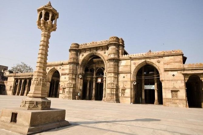 Explore Ahmedabad Spiritual Sites – a Private Tour With Akshardham Temple& Lunch
