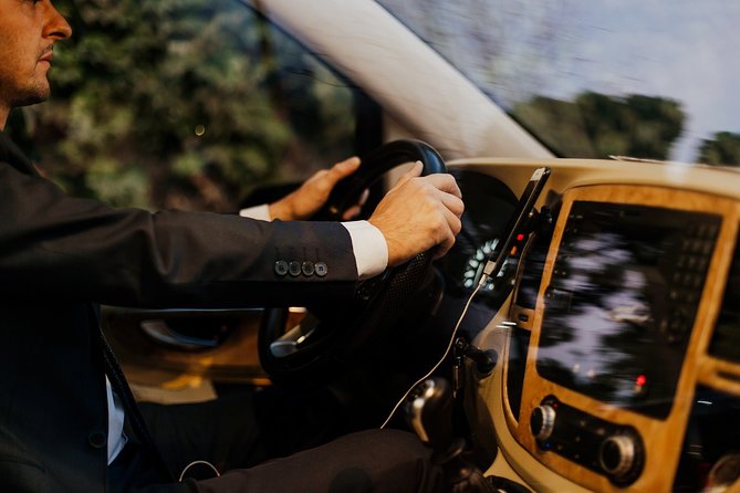 Fat Taxi - Private London Heathrow Airport (LHR) Transfer to W1 - Vehicle and Safety Standards