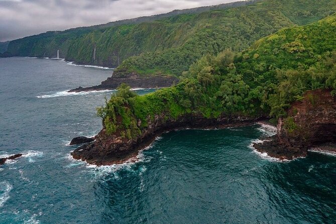 First Class Maui & Molokai Helicopter Tour With Landing