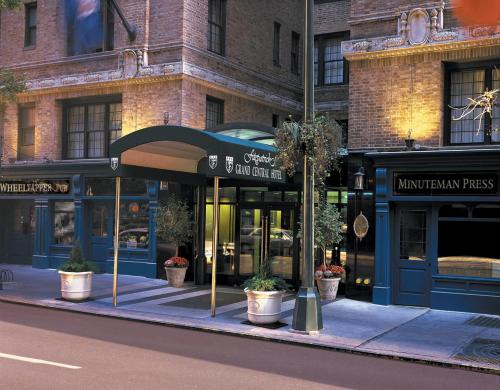 Fitzpatrick Grand Central - Location and Nearby Attractions