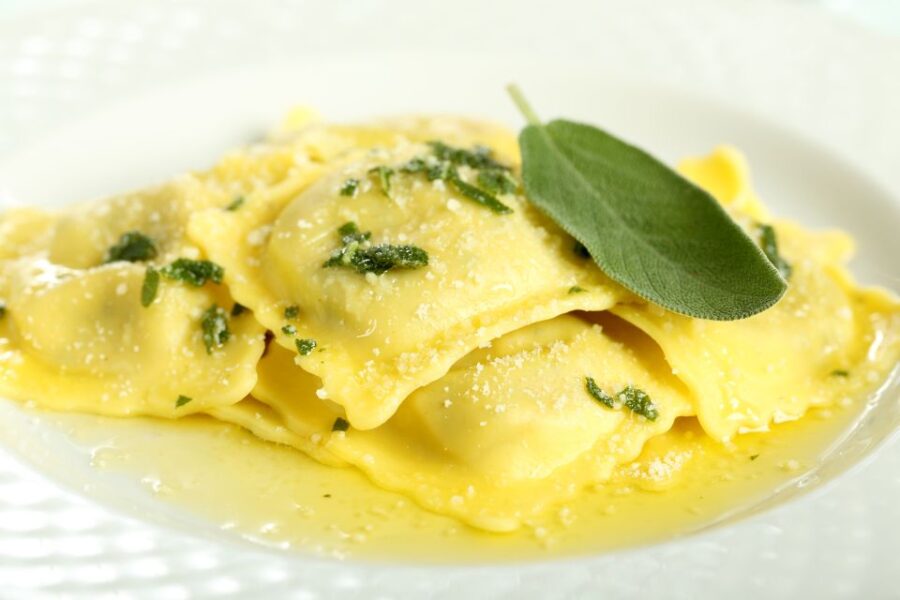 Florence: Pasta and Dessert Cooking Class With Drinks