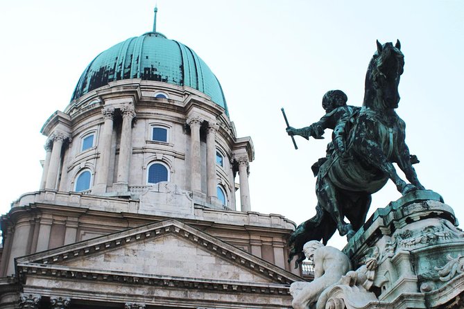 Fools and Kings – Buda Castle District Tour With Cake & Coffee