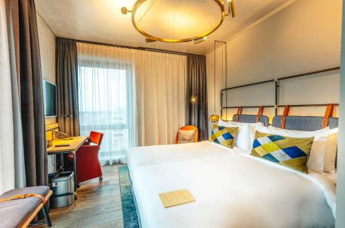 Four Elements Hotel - Accommodation and Rooms