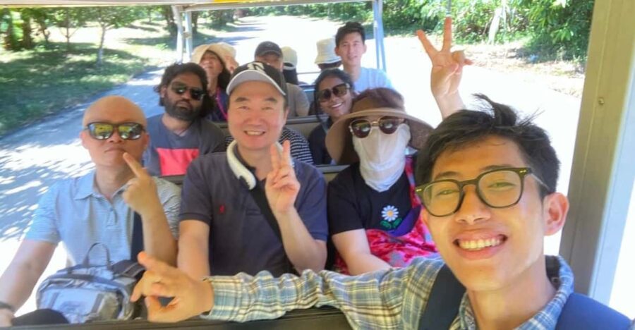 FRIENDLY TRAVEL HOA LU-TRANG AN 1 SMALL GROUP BY LIMOUSINE