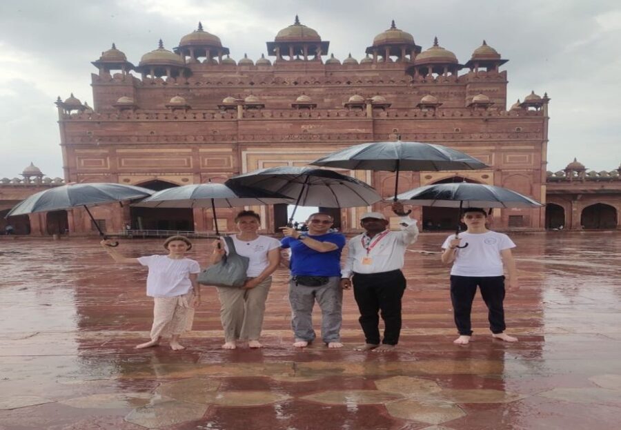 From Agra: Fatehpur Sikri and Market Private Half-Day Tour - Tour Overview