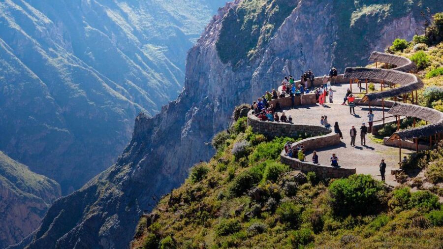 From Arequipa: 2-Days Tour of the Colca Canyon + Hotel ||