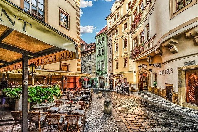 From Budapest to Prague: Private Transfer With a 2 Hour Stop