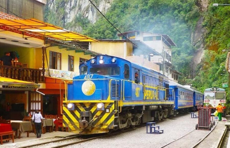 From Cusco: 2-Day Excursion to Machu Picchu + With Tickets