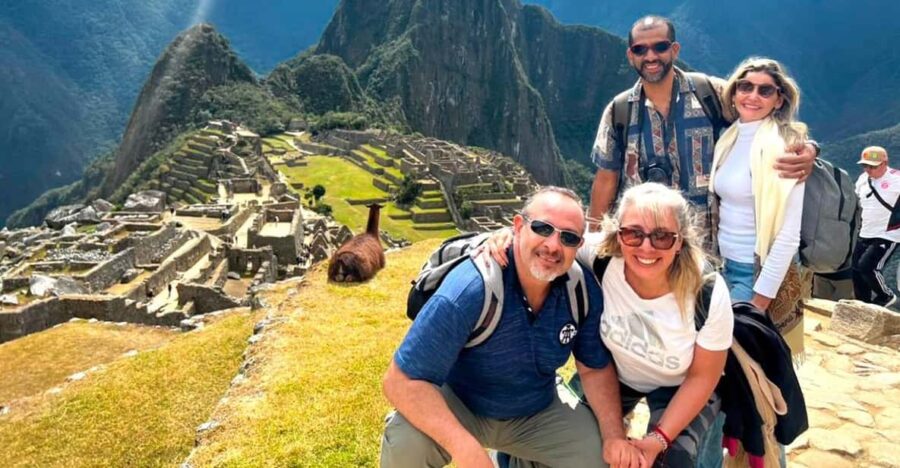 From Cusco: Day Trip to Machu Picchu + Ticket and Train