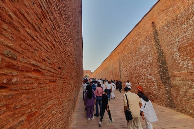 From Delhi: Sunrise Taj Mahal Tour With Professional Photographer